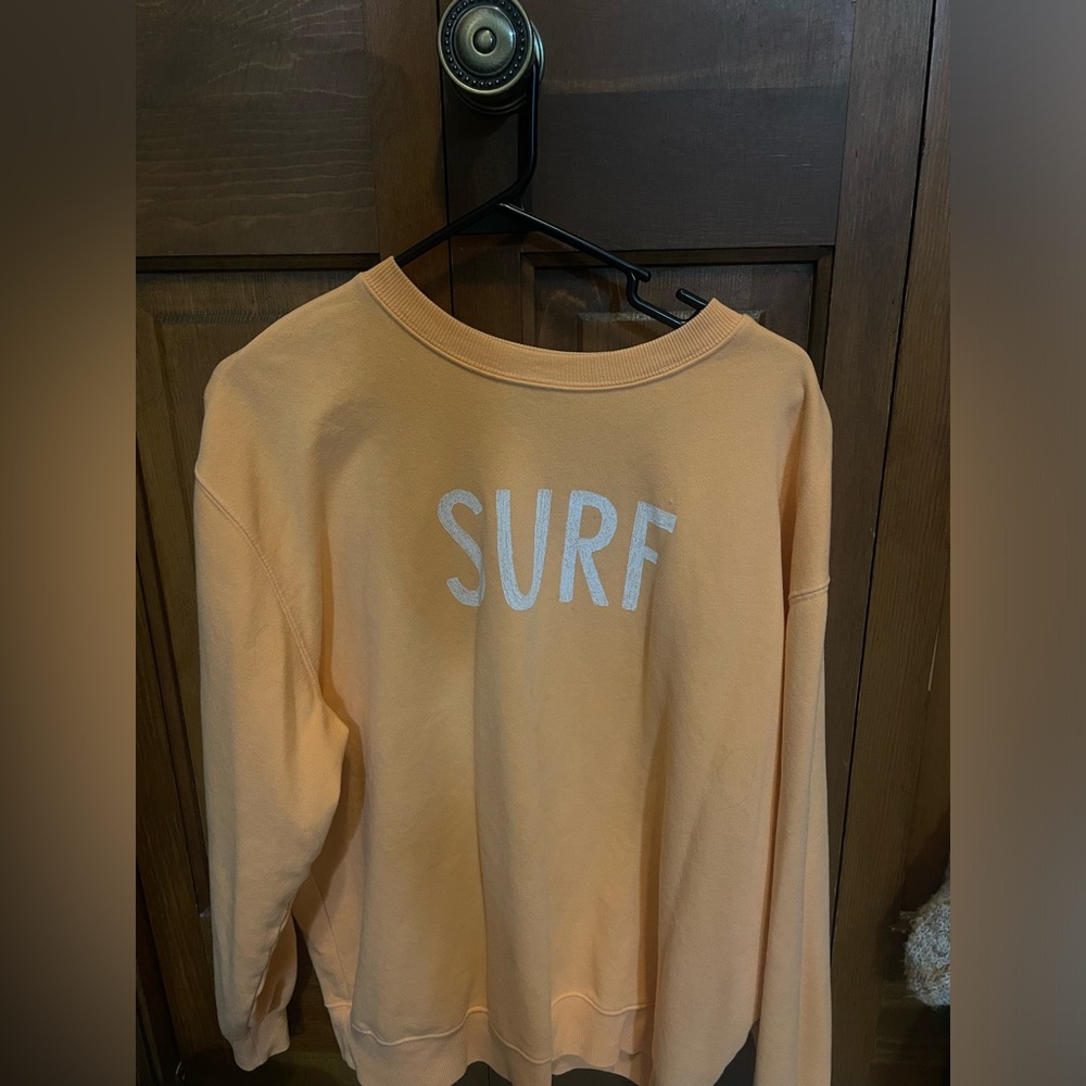 Light orange longsleeve crewneck. Wild Fable. Barely worn perfect condition.